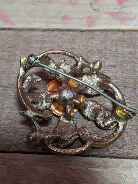 Vintage Gold Coloured Brooches x 2