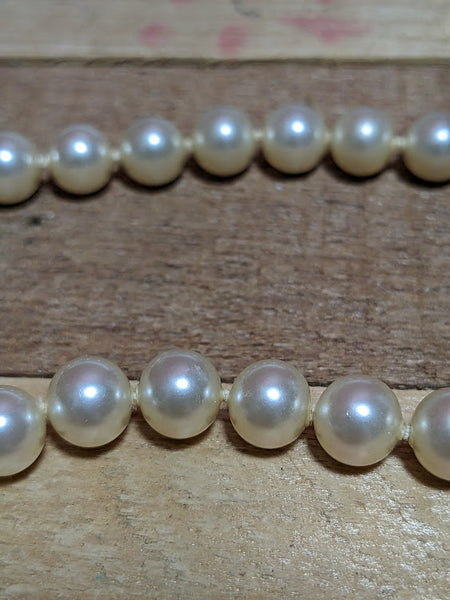 Vintage Faux Single String Pearl Necklace