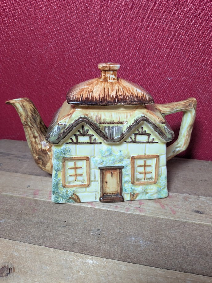 Keele Street Pottery Cottage Teapot