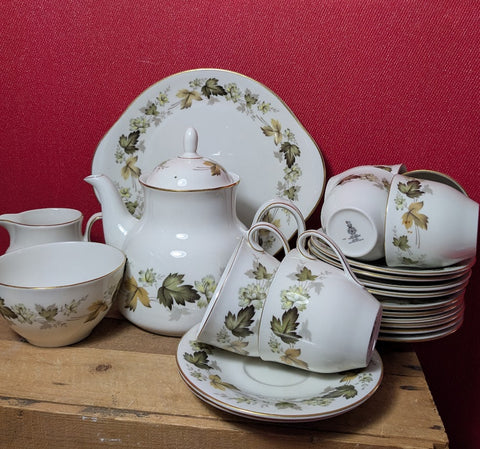 Royal Doulton Larchmont Full Tea Set for 6
