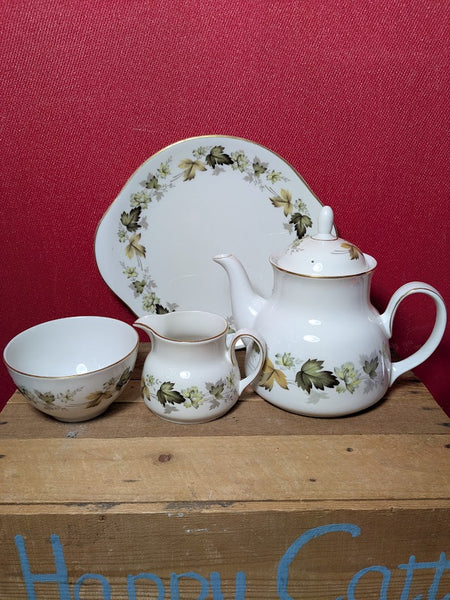 Royal Doulton Larchmont Full Tea Set for 6