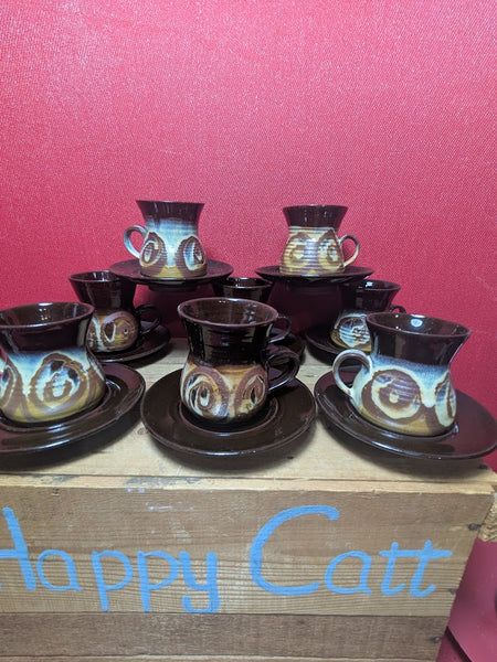 Alvingham Coffee Pot With 8 Cups and Saucers