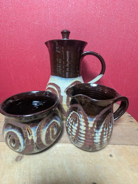 Alvingham Coffee Pot With 8 Cups and Saucers
