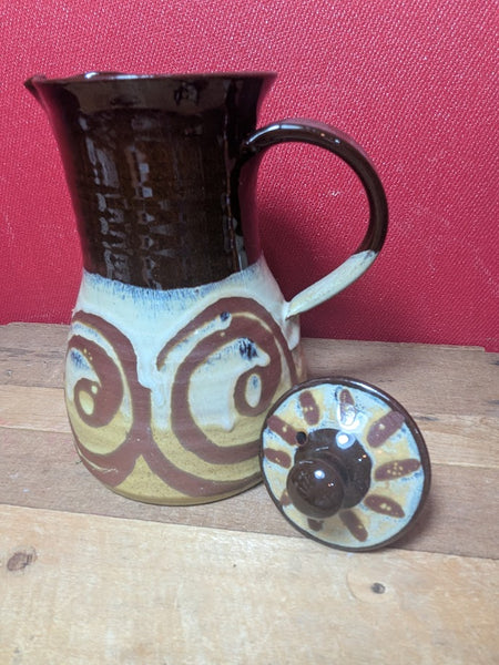 Alvingham Coffee Pot With 8 Cups and Saucers