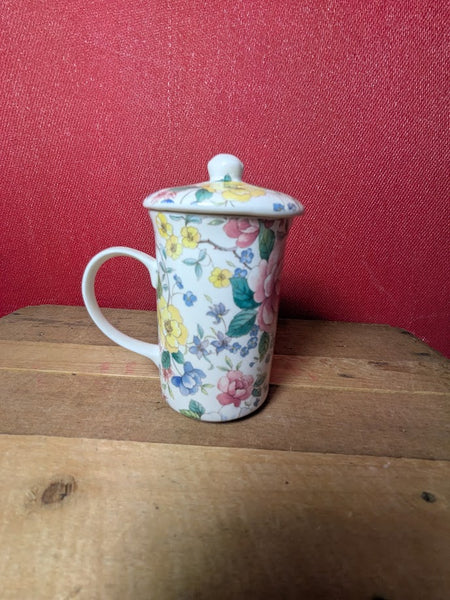 Fine Bone China Mug with Lid