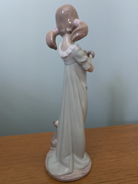 Lladro Don't Forget Me Girl with Cats