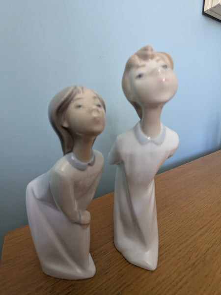 Lladro Good Night Kiss - Girl and Boy Set