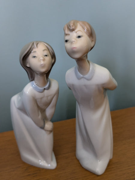 Lladro Good Night Kiss - Girl and Boy Set
