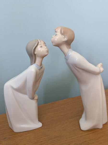 Lladro Good Night Kiss - Girl and Boy Set