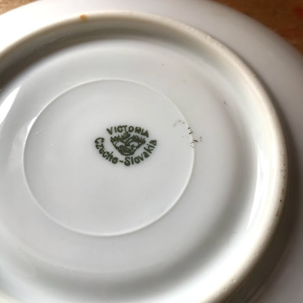 Victoria Saucers x 5