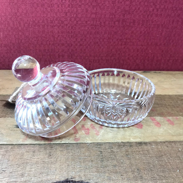 Glass dish with lid