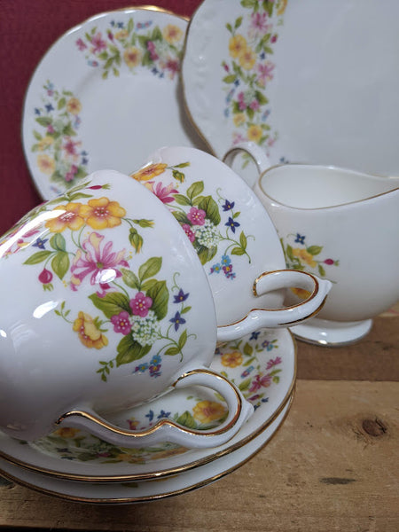 Colclough Hedgerow Tea Set